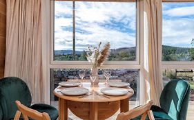 Alba - Charming Boutique Forest View Cabin With Hot Tub In Ballater